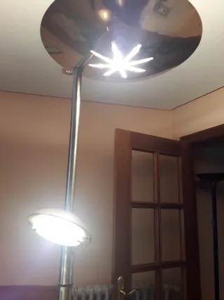 Lámpara de pie metal y cristal