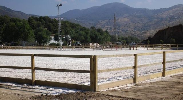 Cerramientos ecuestres con postes de madera