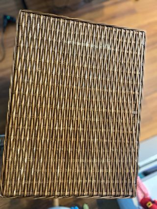 Mesa auxiliar mimbre y madera