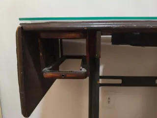 Mesa máquina coser SINGER  restaurada con cristal
