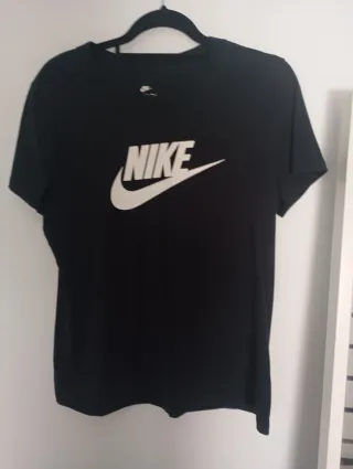 Camiseta Nike Mujer Negra