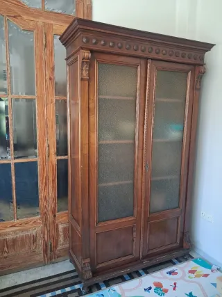 Armario antiguo madera y cristal