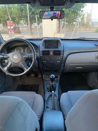 Nissan Almera 2003  2.2