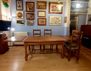 Mesa de comedor extensible de madera Sillas incl.