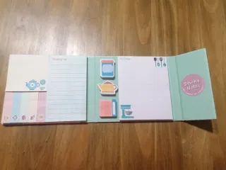 Blocco note, post-it e ricette per la cucina