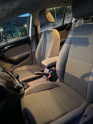 Volkswagen Golf 2009 (etiqueta C)