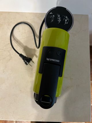 Cafetera Delonghi Nespresso Essenza Mini Verde