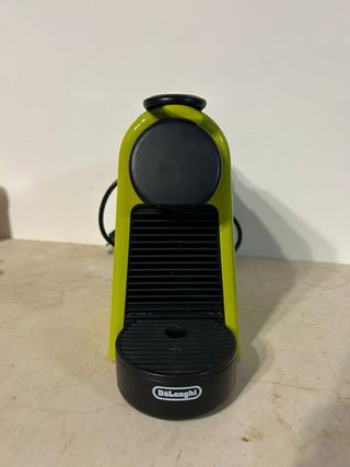 Cafetera Delonghi Nespresso Essenza Mini Verde
