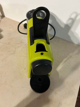 Cafetera Delonghi Nespresso Essenza Mini Verde