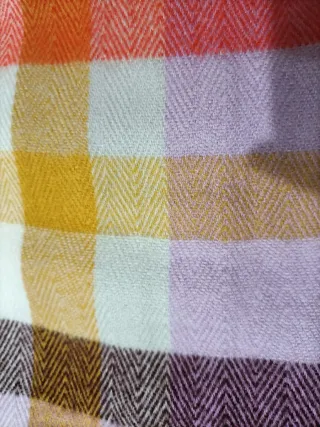 Bufanda con etiqueta suave y calentita cuadros