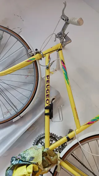 Bicicleta de Carrera Peugeot Amarilla