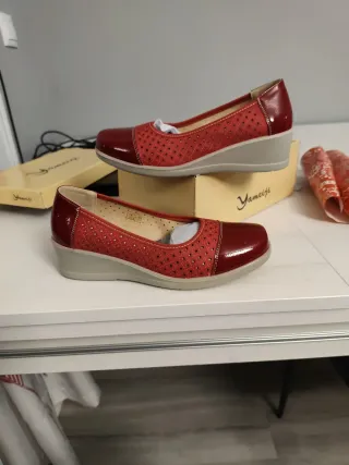 Zapatos Yameiji Rojos Sin Usar