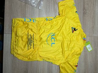 Maillot Ciclismo nuevo sin usar.  Talla L 35€ unid