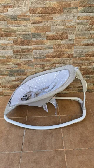 Hamaca para bebé gris con puntos blancos