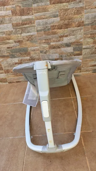 Hamaca para bebé gris con puntos blancos