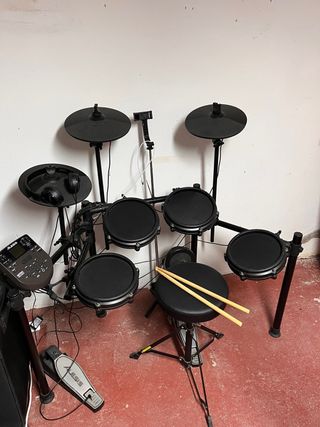 Batería Electrónica Alesis Nitro Mesh