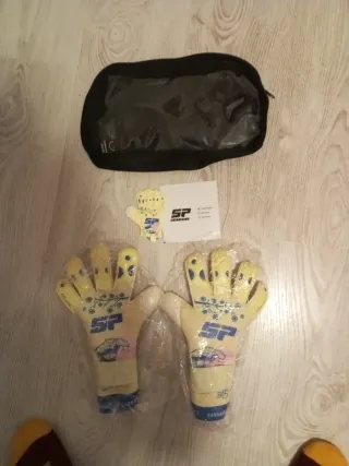 Guantes de portero amarillos