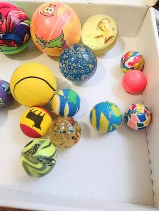 LOTE DE 18 PELOTAS INFANTILES Y SALTARINAS