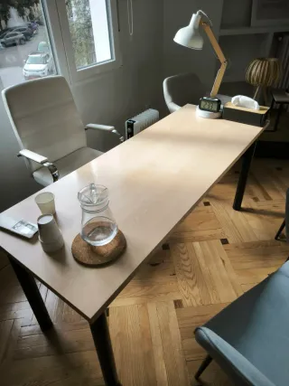 Urgente Silla de oficina giratoria blanca y platea