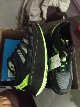 Zapatillas Adidas  adizeroNegras y Verdes Talla 38