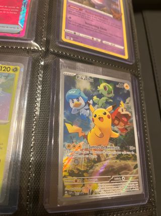 Carta Pokémon Pikachu Juntos de Aventura