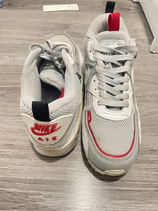 Nike Air Max Bambas Gris y Rojo