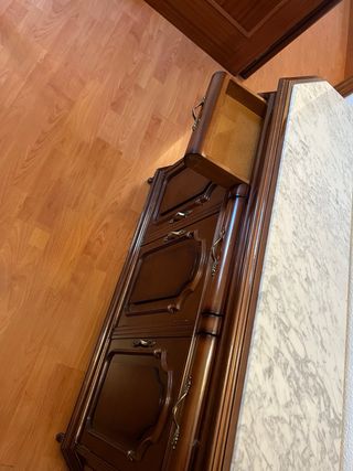 Mueble de entrada madera y mármol.