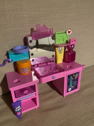 Tocador Barbie Extra con Accesorios