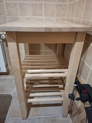 Mesa auxiliar cocina madera Ikea. Madera abedul.