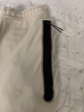 Pantalón Nike Tech Beige