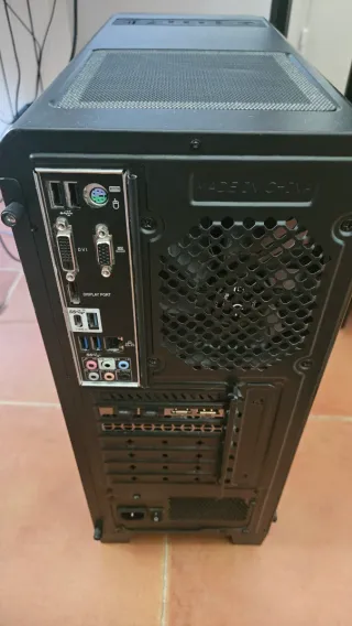 PC Gaming con Disco Duro 4TB