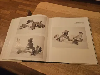 Eduardo Chillida, elogio del hierro Ivam Instit...