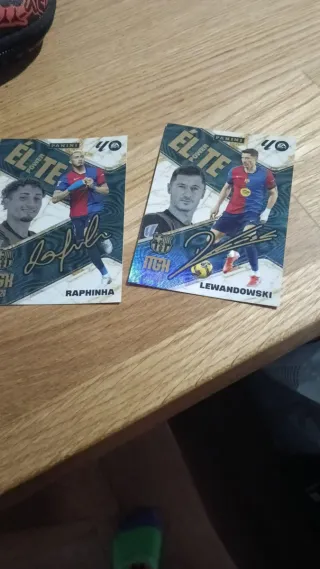 Cartas Panini Elite Raphinha y Lewandowski