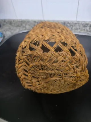 Cesta de mimbre artesanal