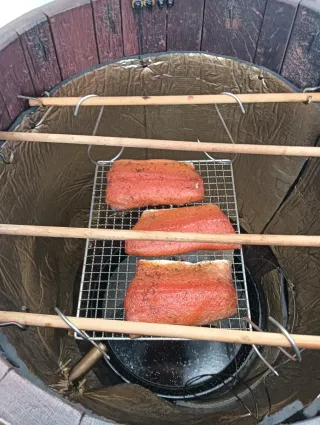 Affumicatore barile vino barbecue pesce affumicato