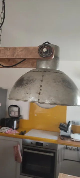 Lámpara industrial madera y metal