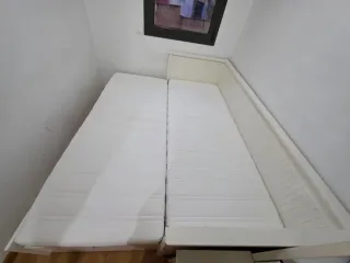 Cama Diván Hemnes Ikea+colchones+mesita.