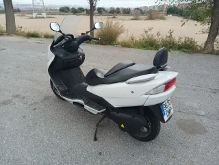 Suzuki Burgman 125cc - 33.000km
