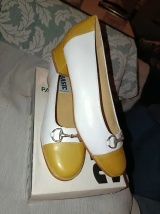 Zapatos Paco Herrero Blanco y Amarillo .
