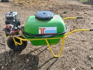 Carretilla sulfatadora con motor