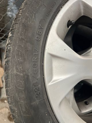 Llantas original BMW R17 con neumáticos