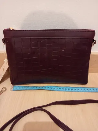 Bolso Cartera HERBOSA color burdeos.