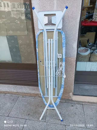 Tabla de Planchar con Funda Floral, con enchufe