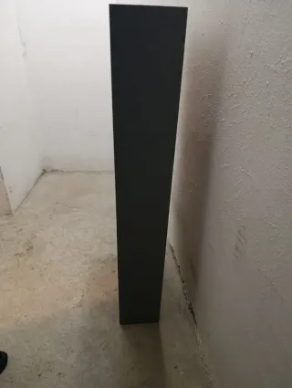 Estantería de pared gris madera