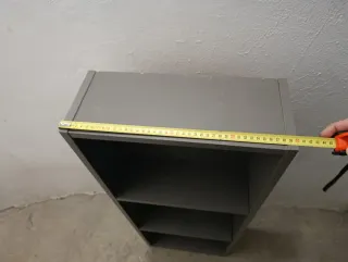 Estantería de pared gris madera