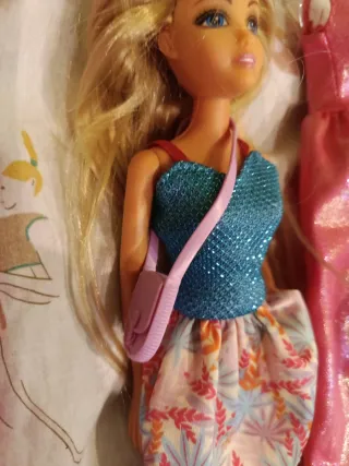 Muñeca Chloe Girlz con accesorios