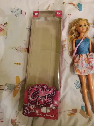 Muñeca Chloe Girlz con accesorios