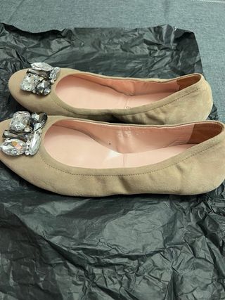 Bailarinas beige con pedrería Talla 40