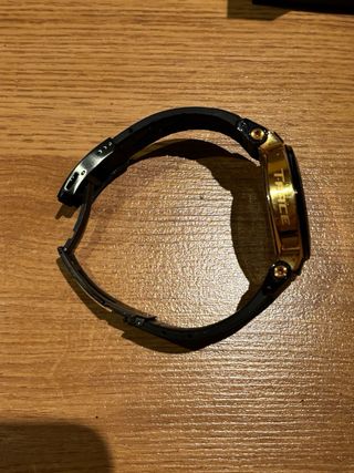 Reloj Tissot T-Race Negro y Dorado