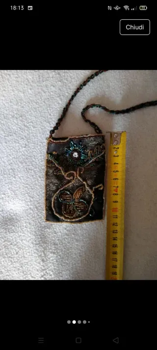 Borsetta con tracolla e perline